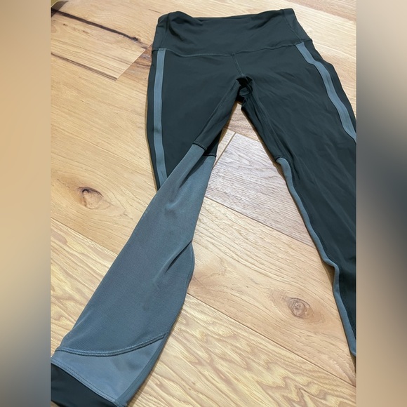 NWOT Lululemon Zip The Line Crop 23” Dark Olive/Grey Sage - Size 6 - Picture 10 of 13